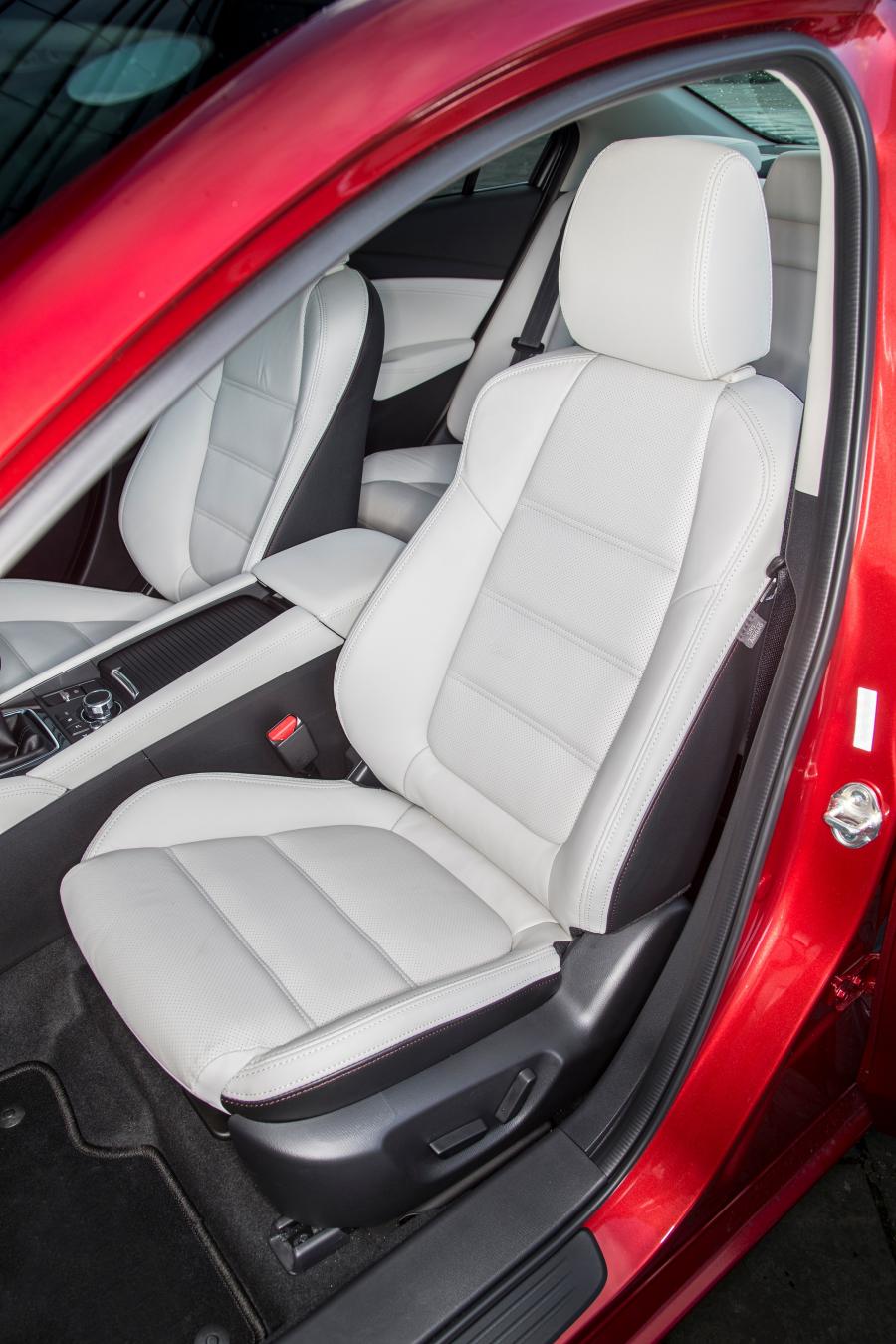 Интерьер Mazda6 Sedan 2015 года  (UK) (фото 23 из 46)